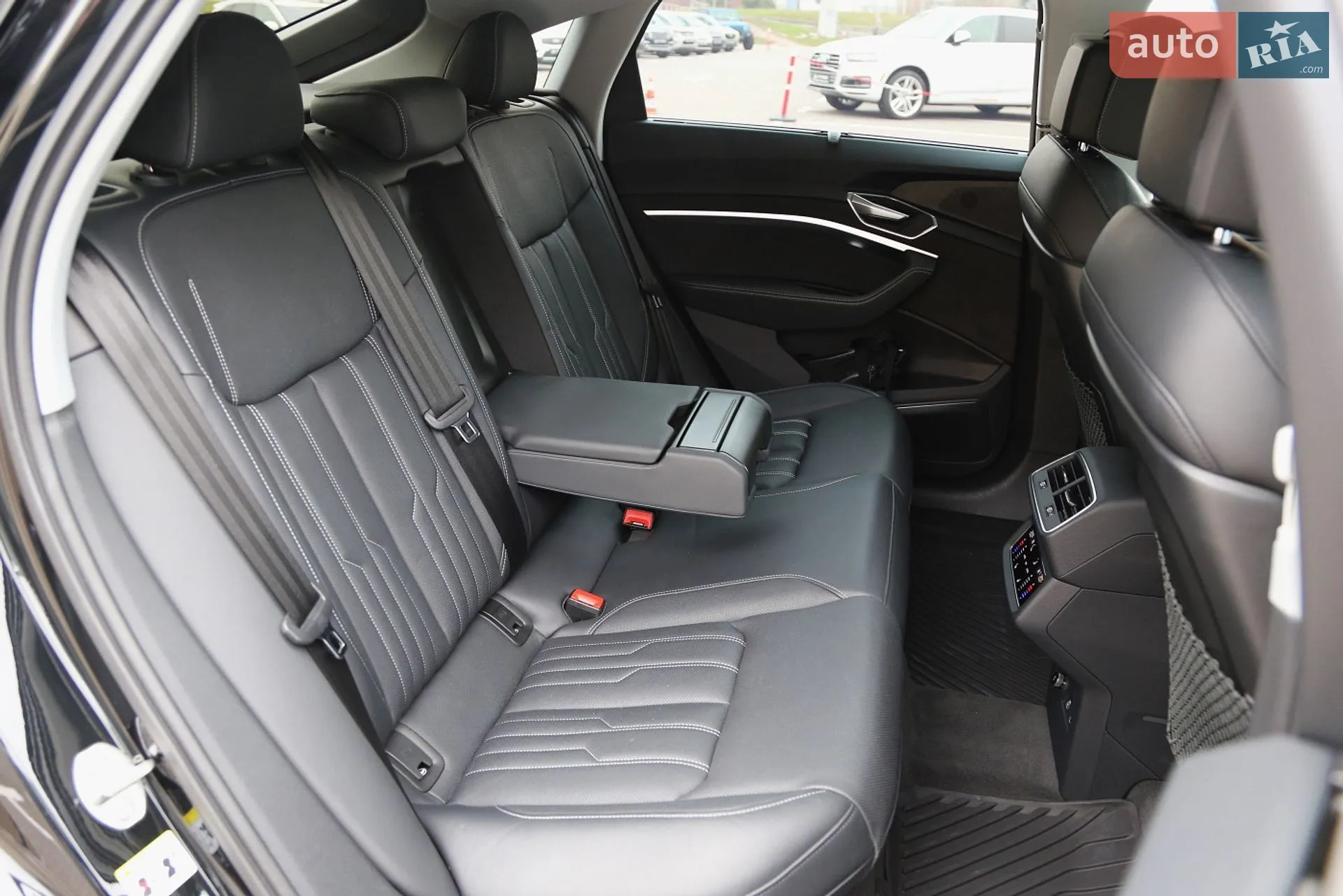 2022 Audi e-tron - мініатюра 13
