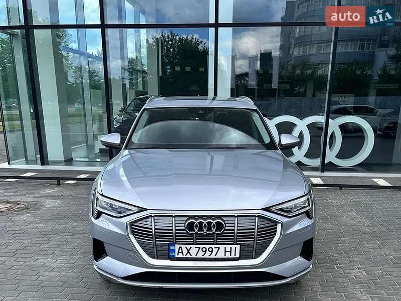 Audi e-tron 2019