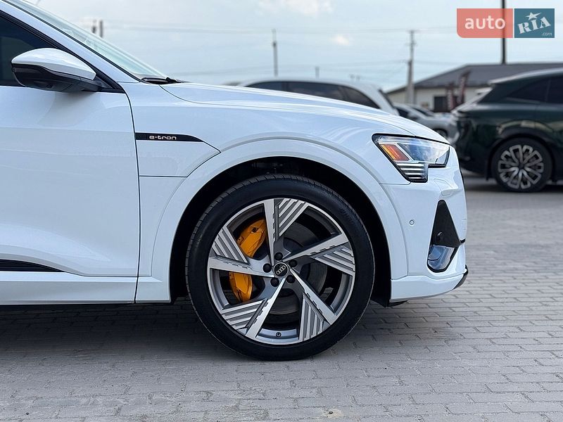 Внедорожник / Кроссовер Audi e-tron 2022 в Львове