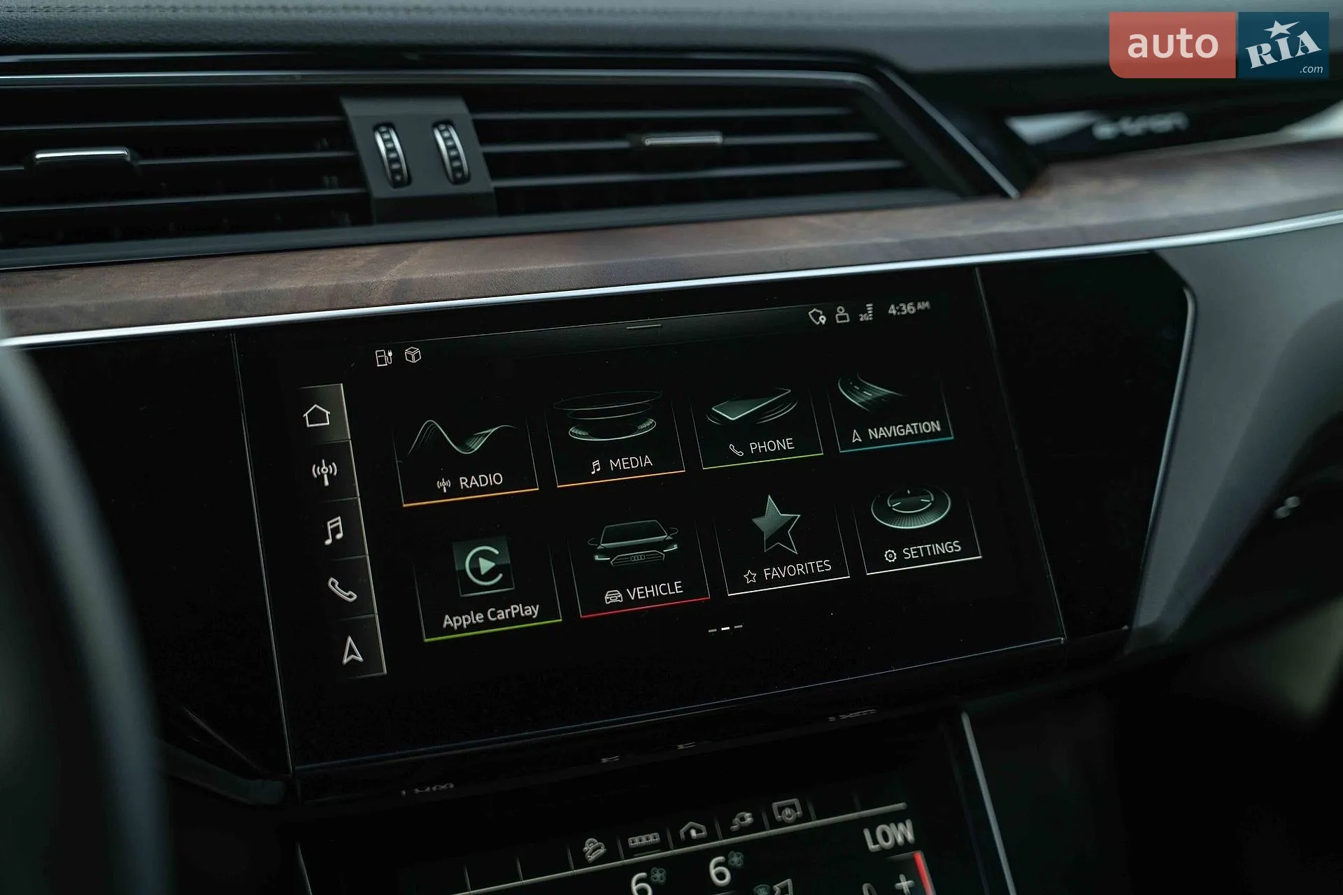 2022 Audi e-tron - мініатюра 32