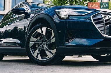 Позашляховик / Кросовер Audi e-tron 2020 в Львові