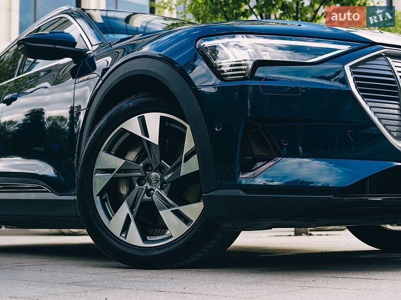Позашляховик / Кросовер Audi e-tron 2020 в Львові