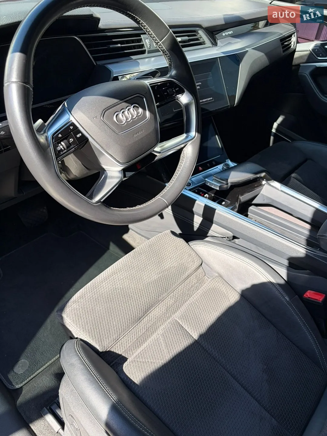 2021 Audi e-tron - мініатюра 25