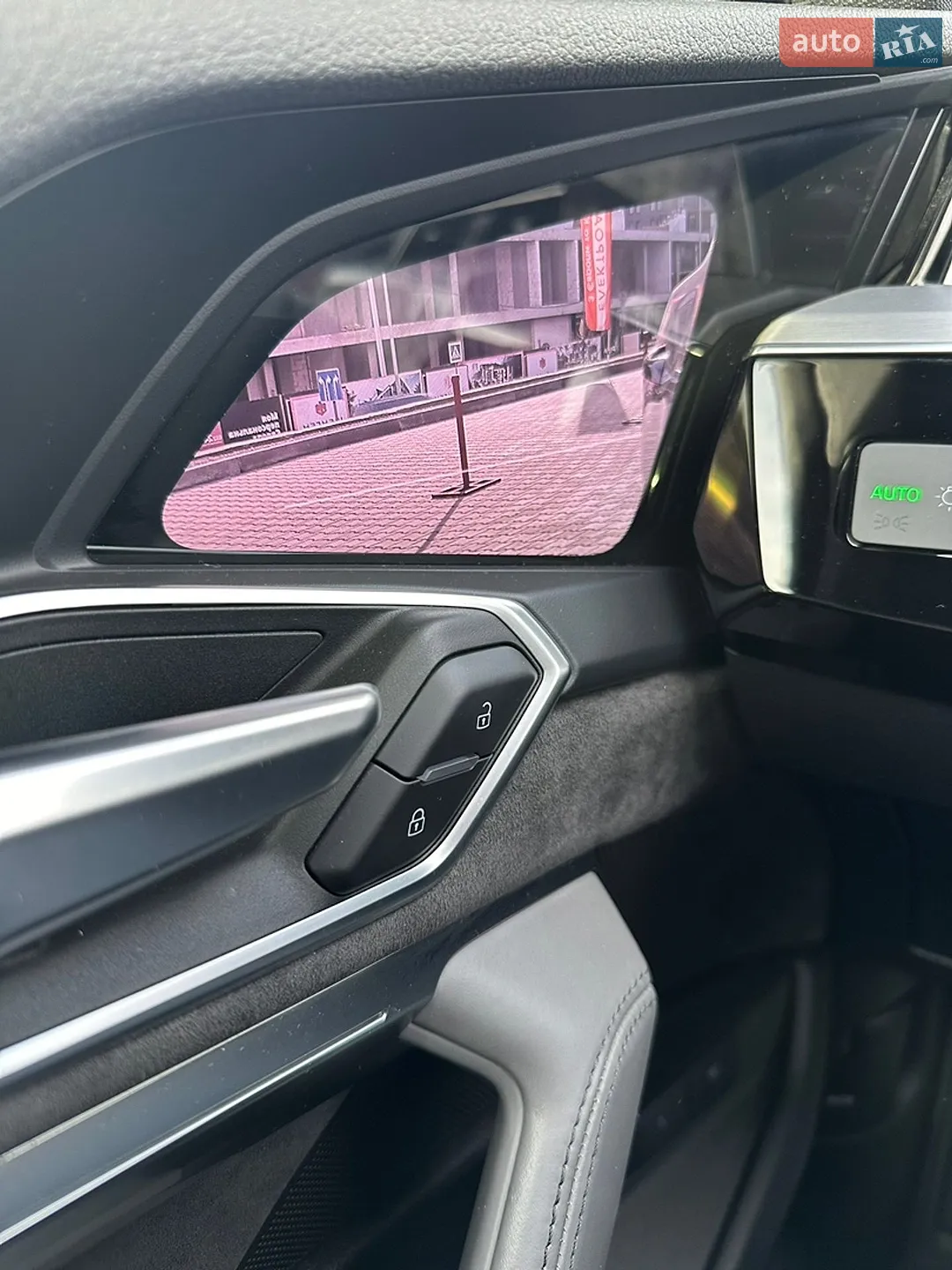 2020 Audi e-tron - мініатюра 15