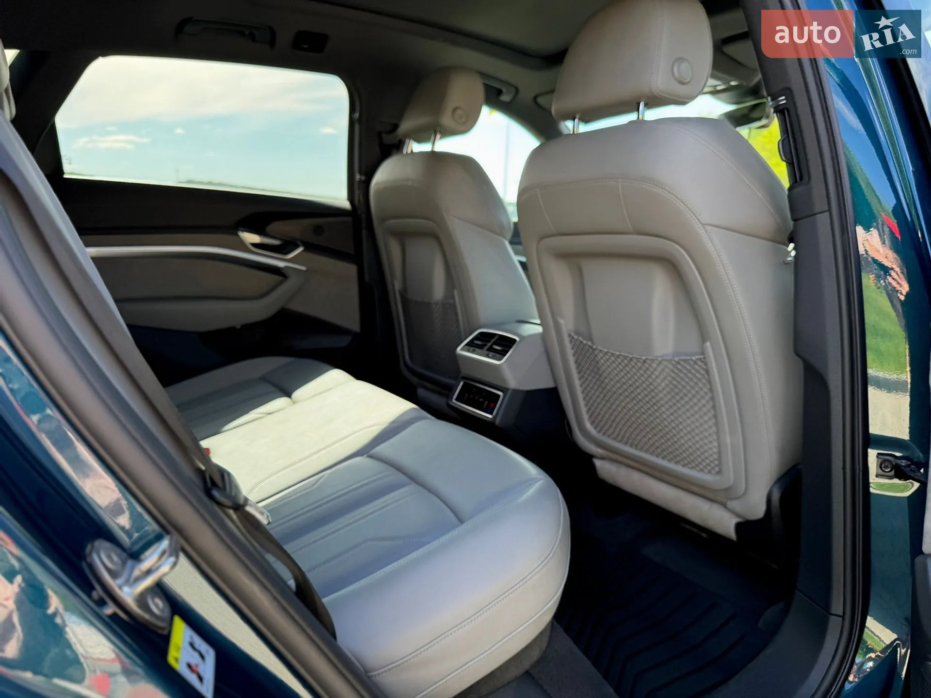 2018 Audi e-tron - мініатюра 38