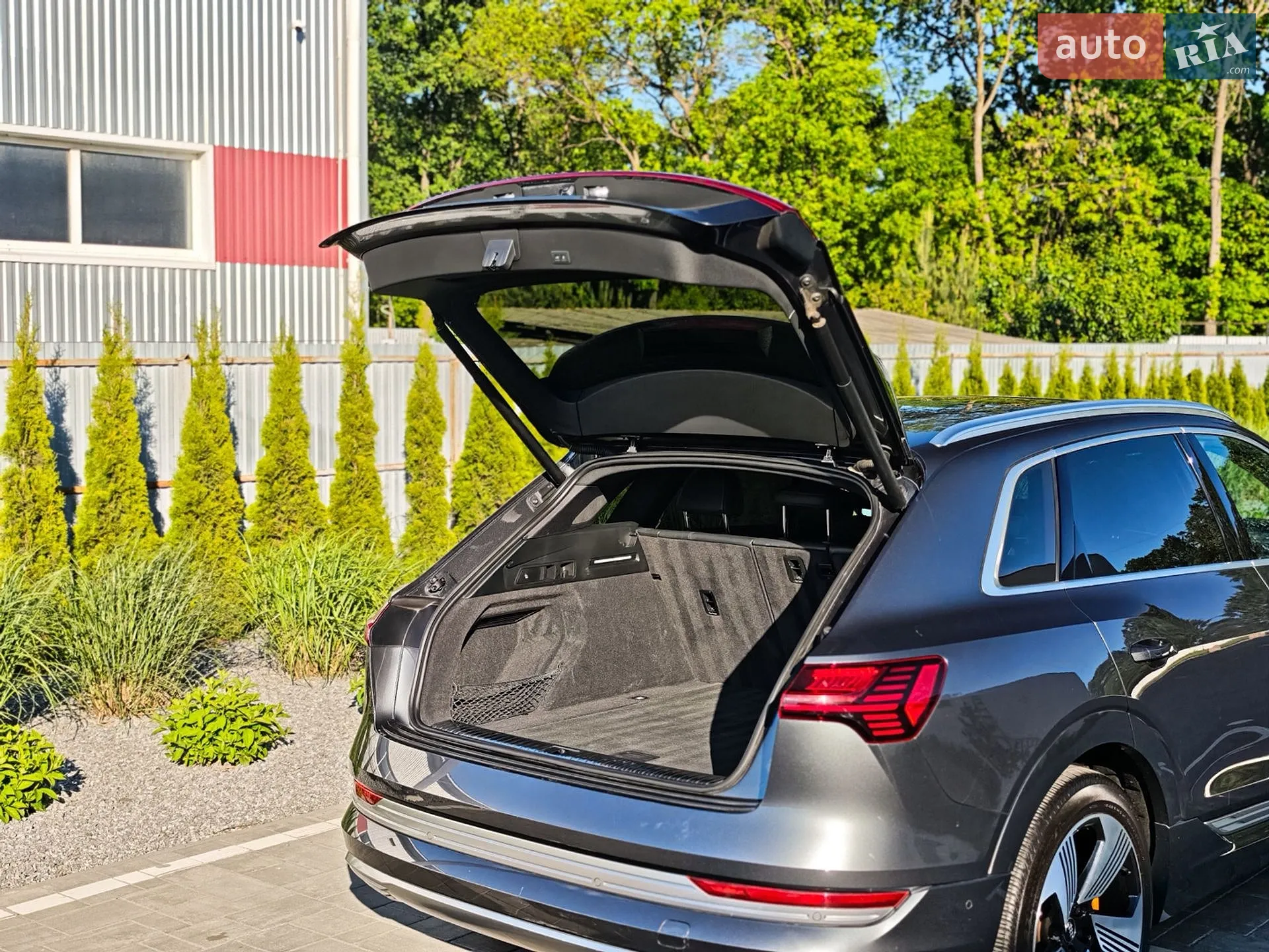 2019 Audi e-tron - мініатюра 10