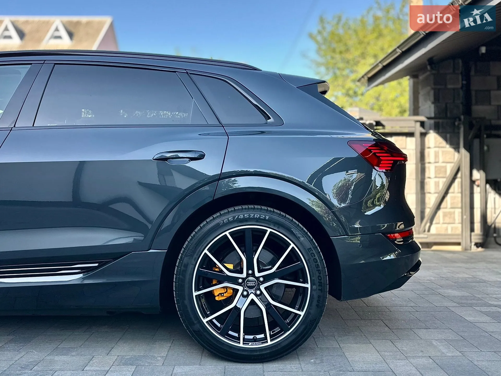 2020 Audi e-tron - мініатюра 13