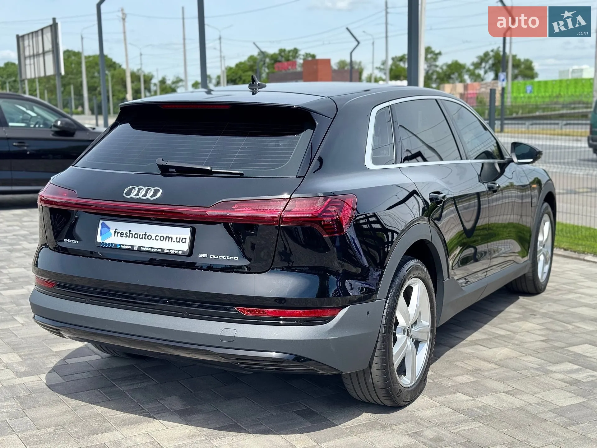 2021 Audi e-tron - мініатюра 12