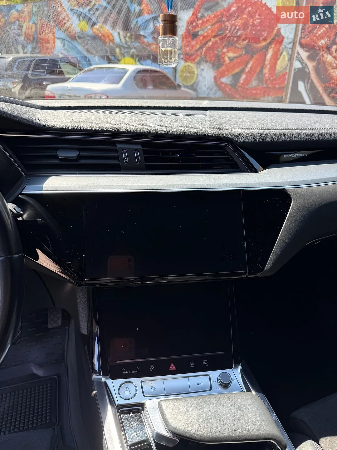2019 Audi e-tron - мініатюра 28