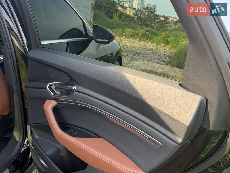 Внедорожник / Кроссовер Audi e-tron 2019 в Черноморске