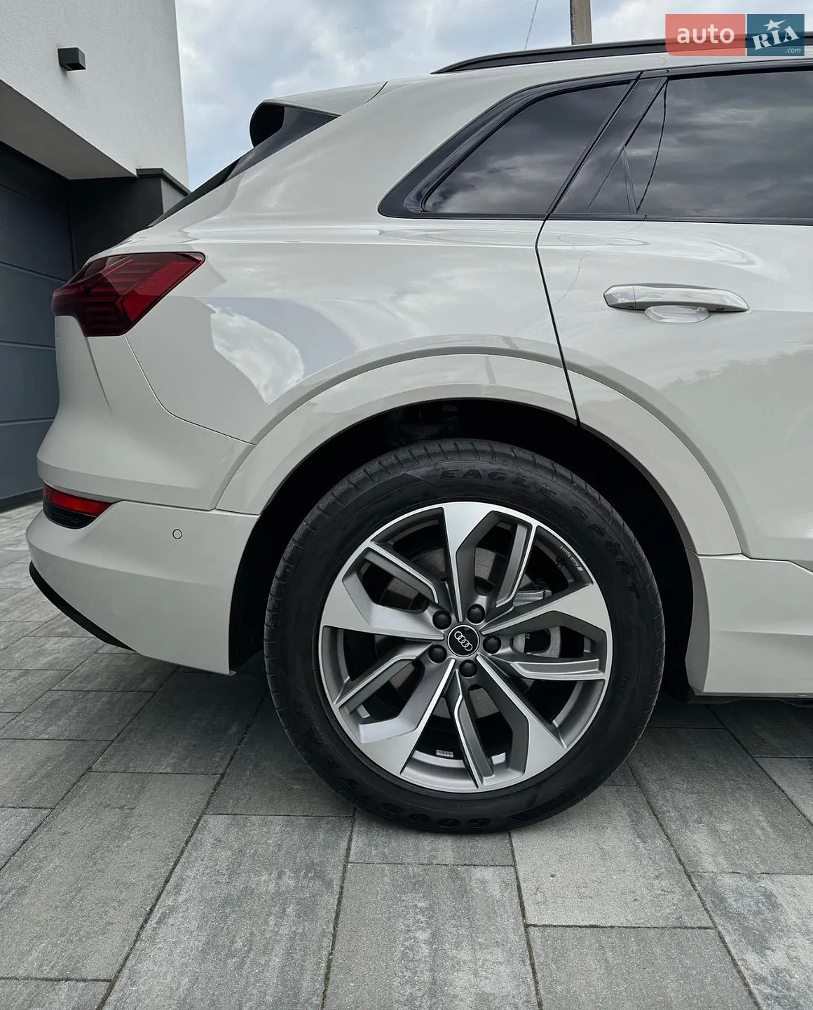 2020 Audi e-tron - мініатюра 10