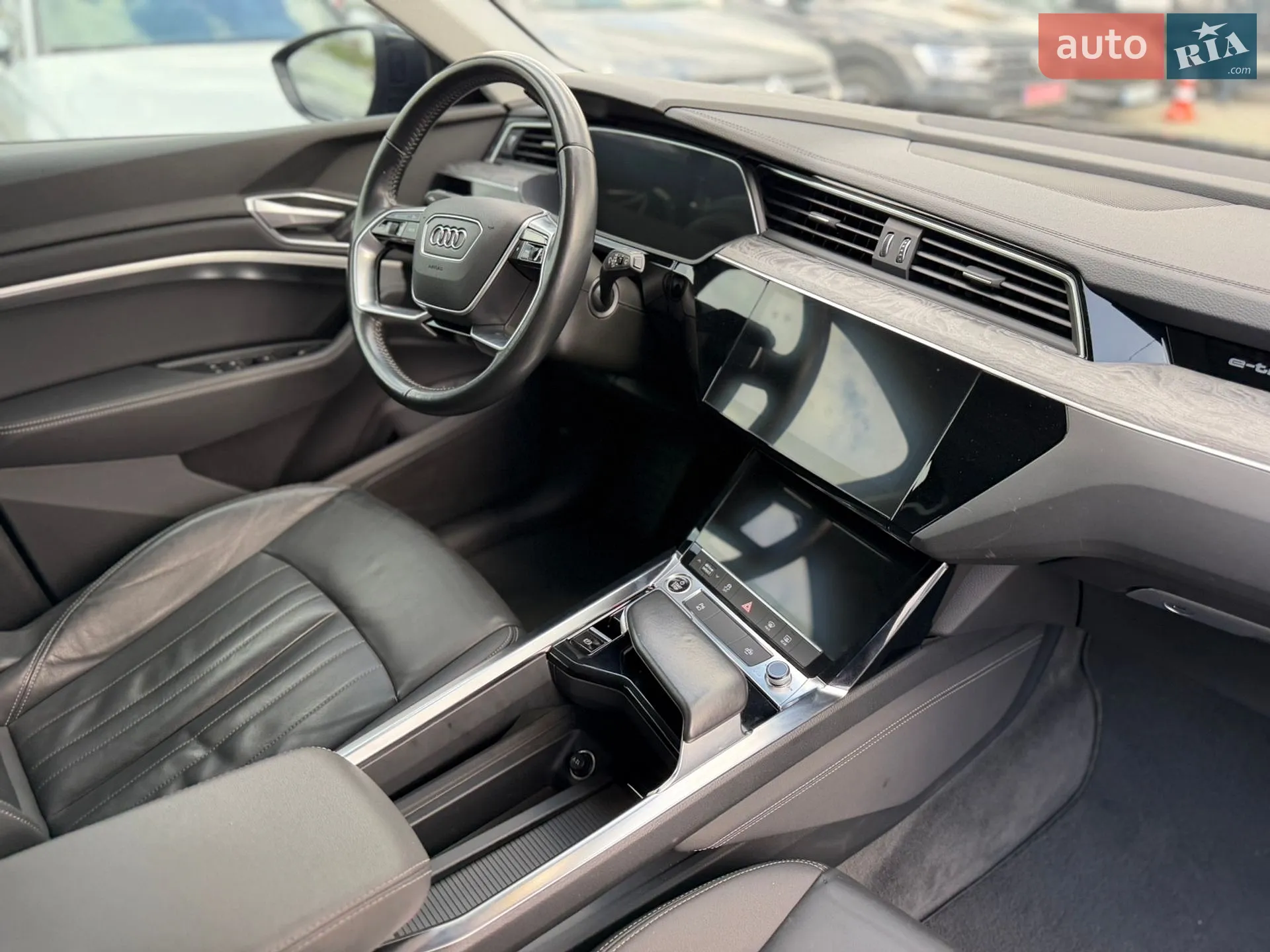 2020 Audi e-tron - мініатюра 32