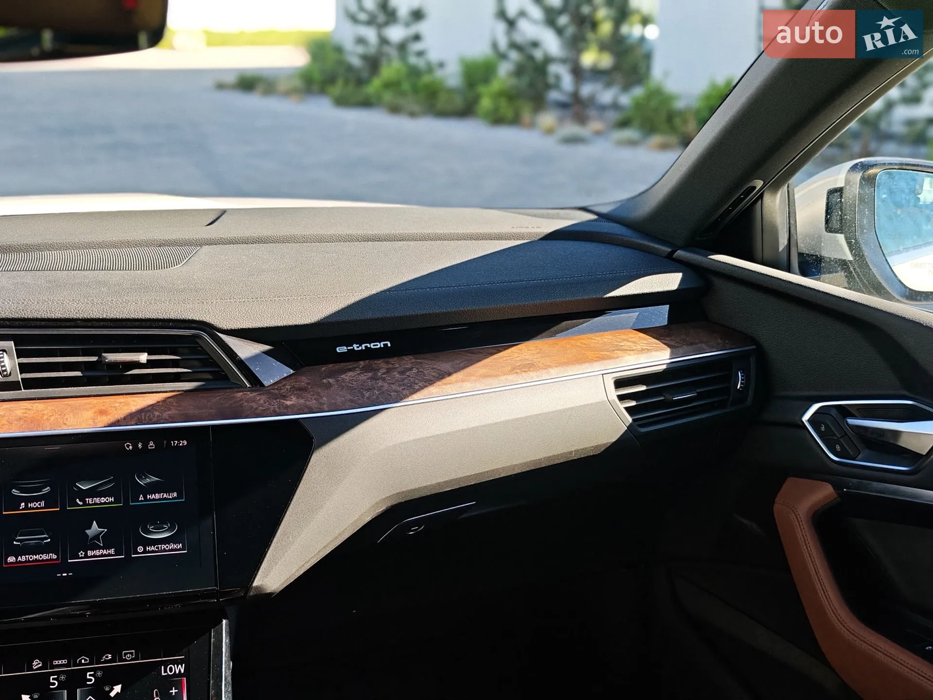 2021 Audi e-tron - мініатюра 26