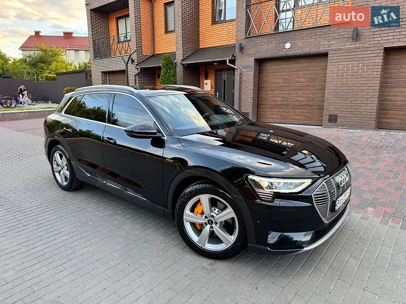 Audi e-tron 2023