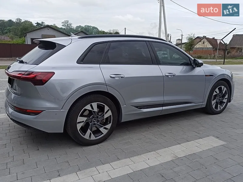 Audi e-tron 2022