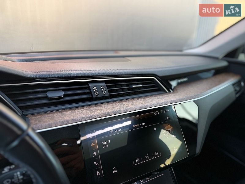 Внедорожник / Кроссовер Audi e-tron 2019 в Львове