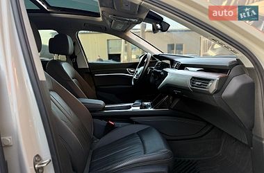 Внедорожник / Кроссовер Audi e-tron 2019 в Львове