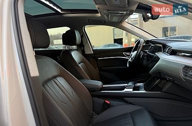 Внедорожник / Кроссовер Audi e-tron 2019 в Львове