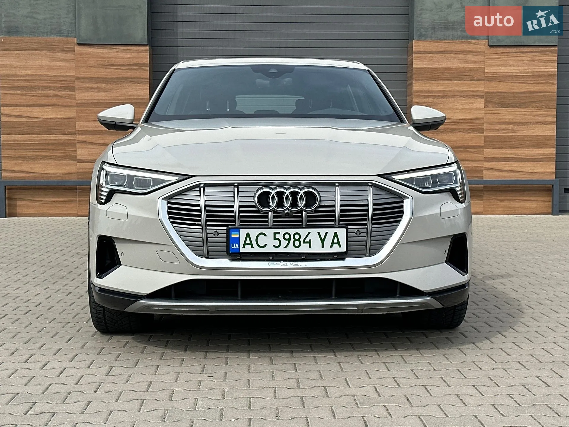 2020 Audi e-tron - мініатюра 2