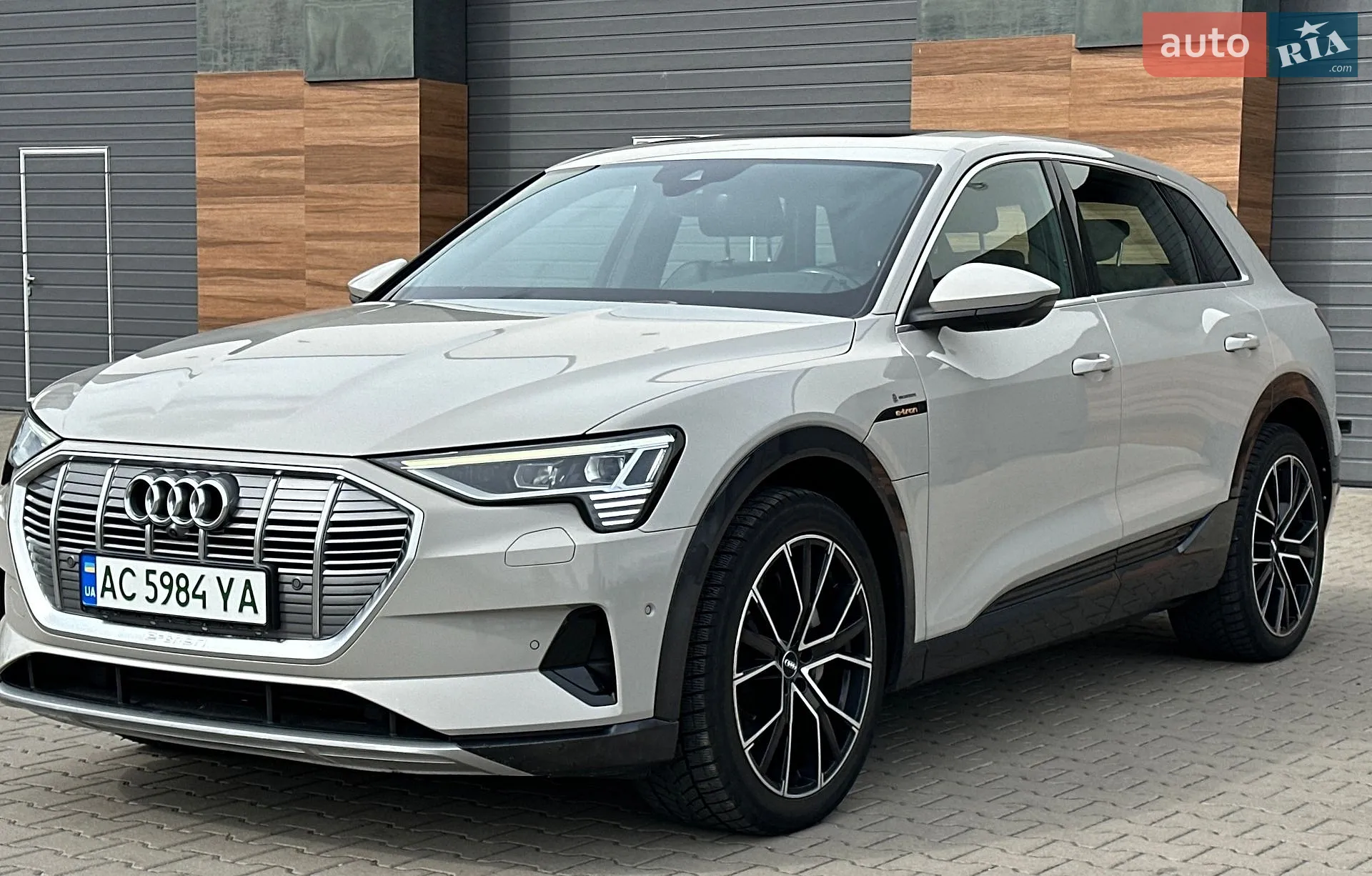 2020 Audi e-tron - мініатюра 5