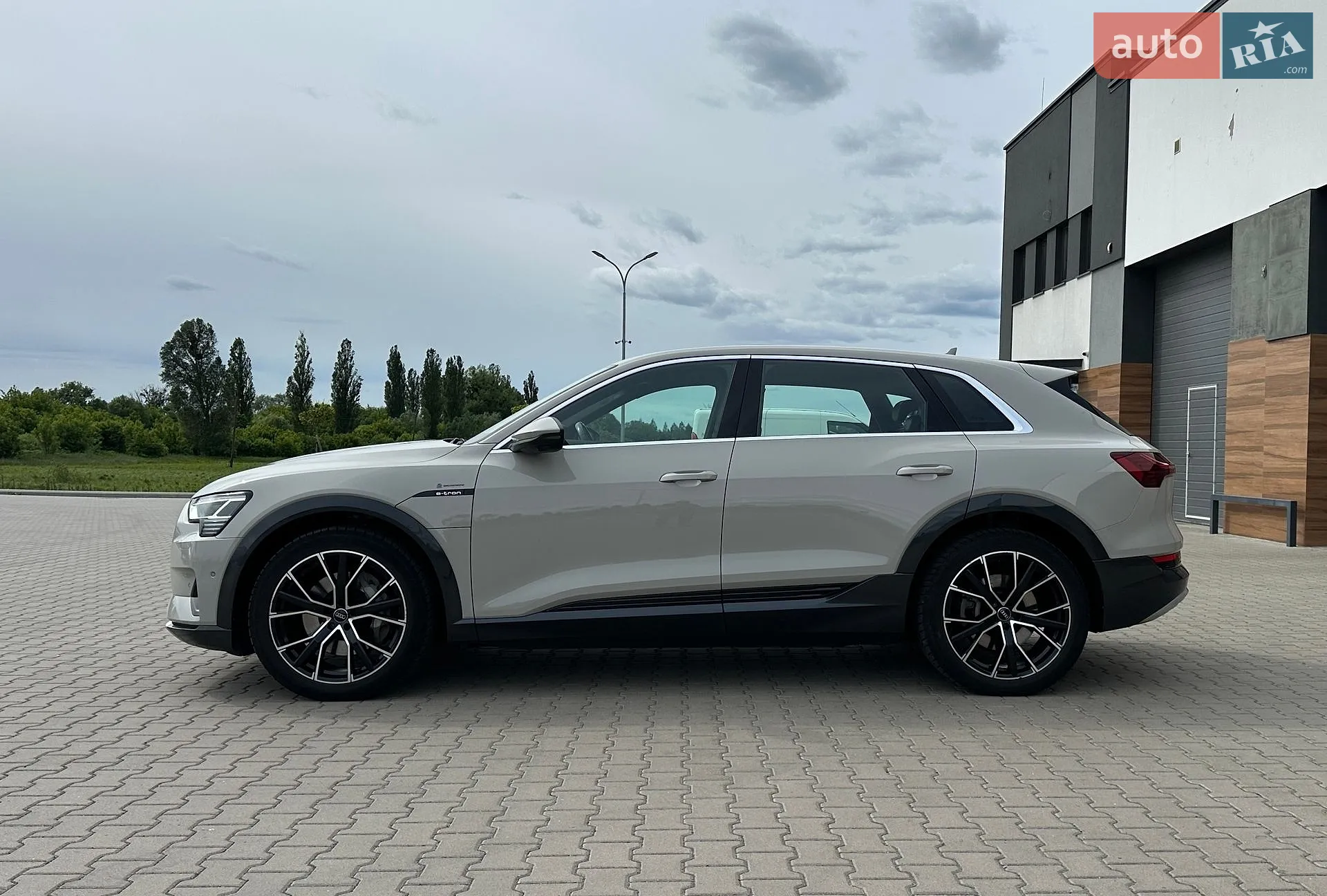 2020 Audi e-tron - мініатюра 30