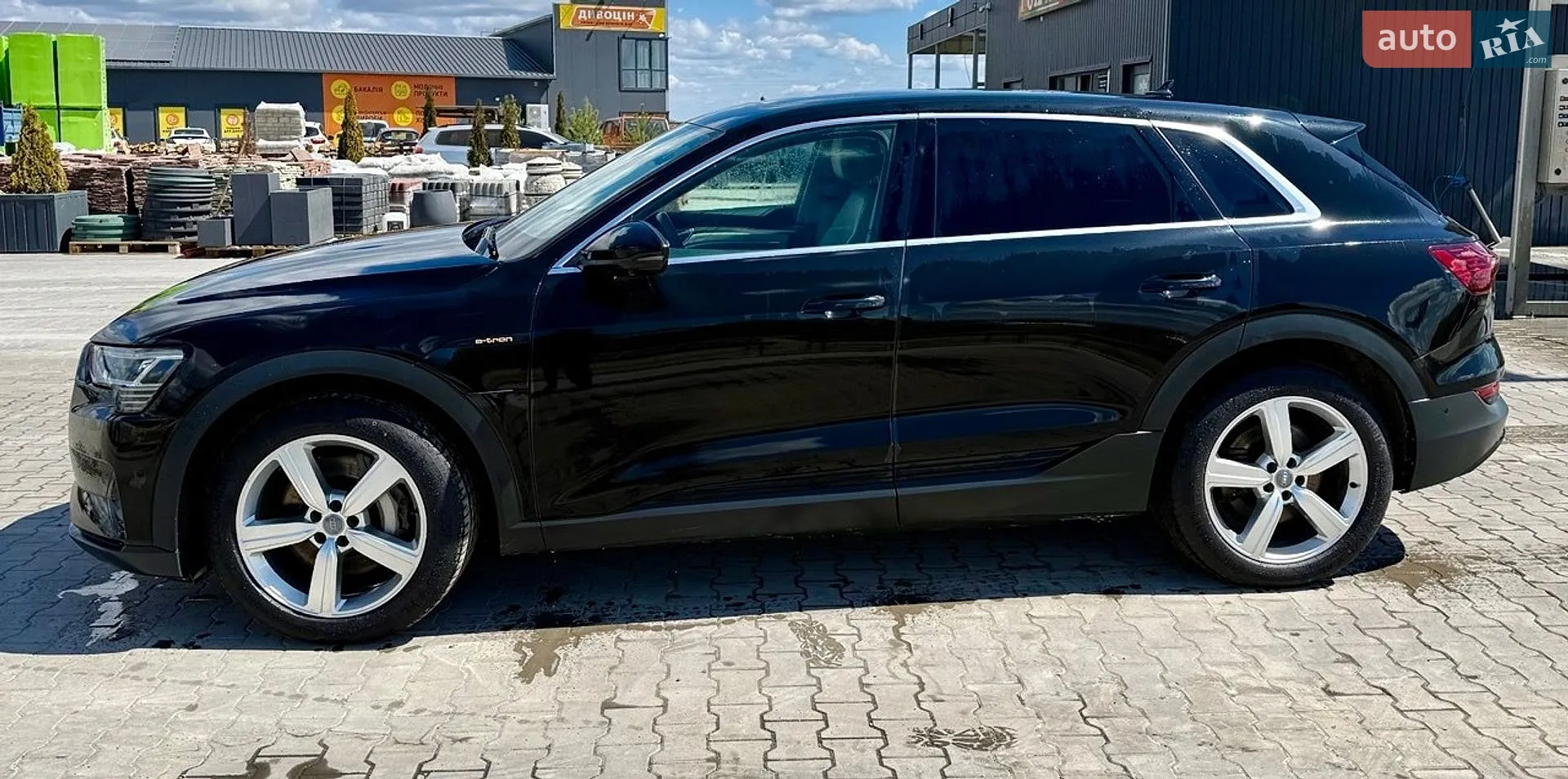 Audi e-tron 2019 VIN WAUZZZGE6KB013424 фото оголошення 24 з 39