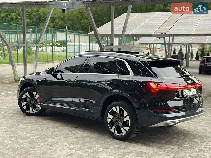 Audi e-tron 2022 VIN WAUZZZGE8NB031606 фото оголошення 12 з 68