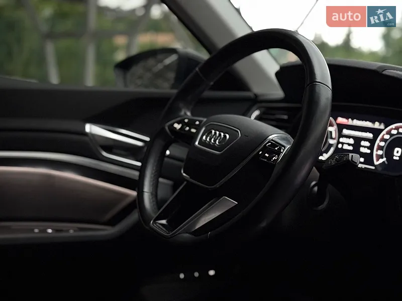 Audi e-tron 2022 VIN WAUZZZGE8NB031606 фото оголошення 34 з 68
