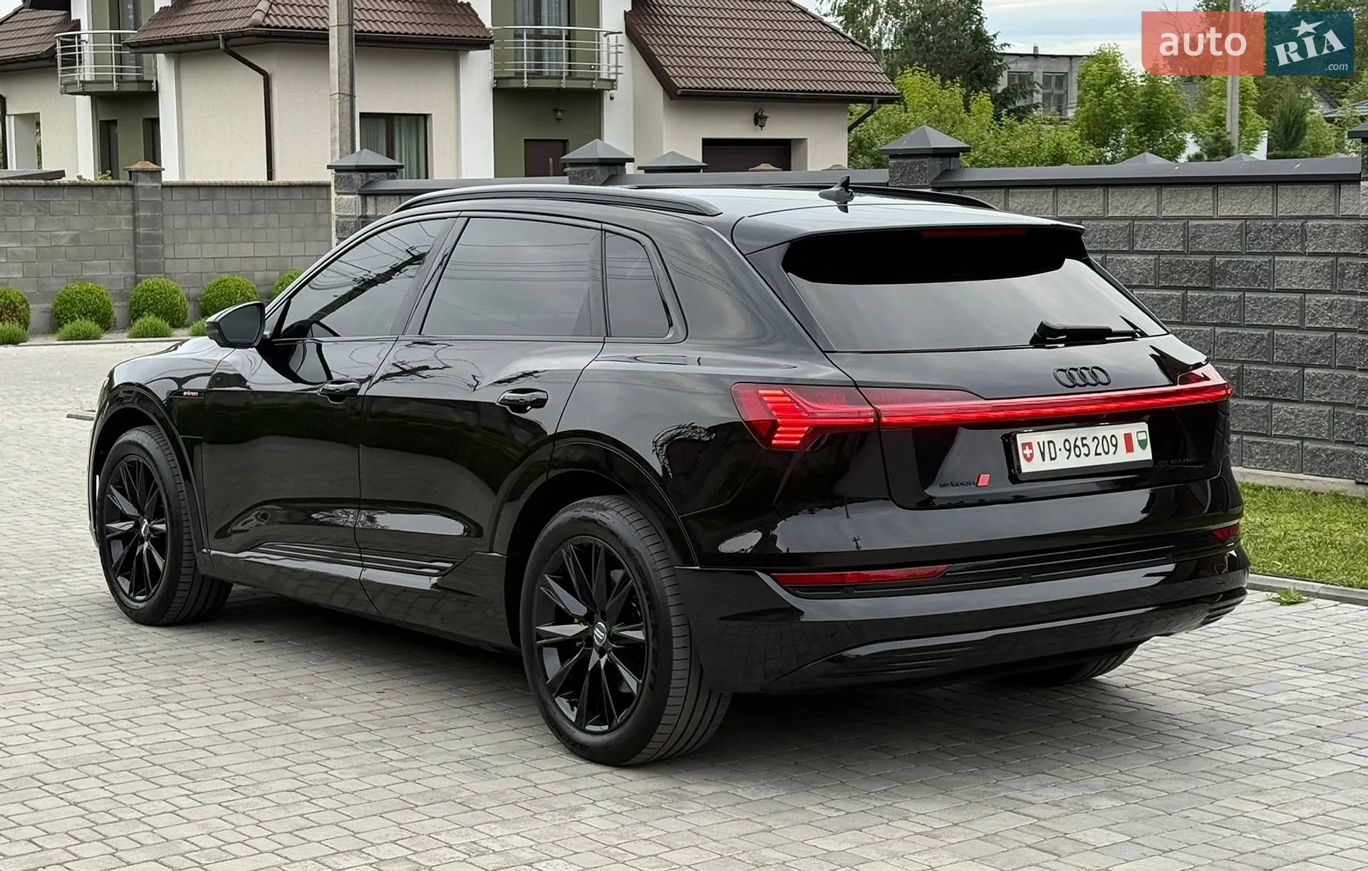 2019 Audi e-tron - мініатюра 21