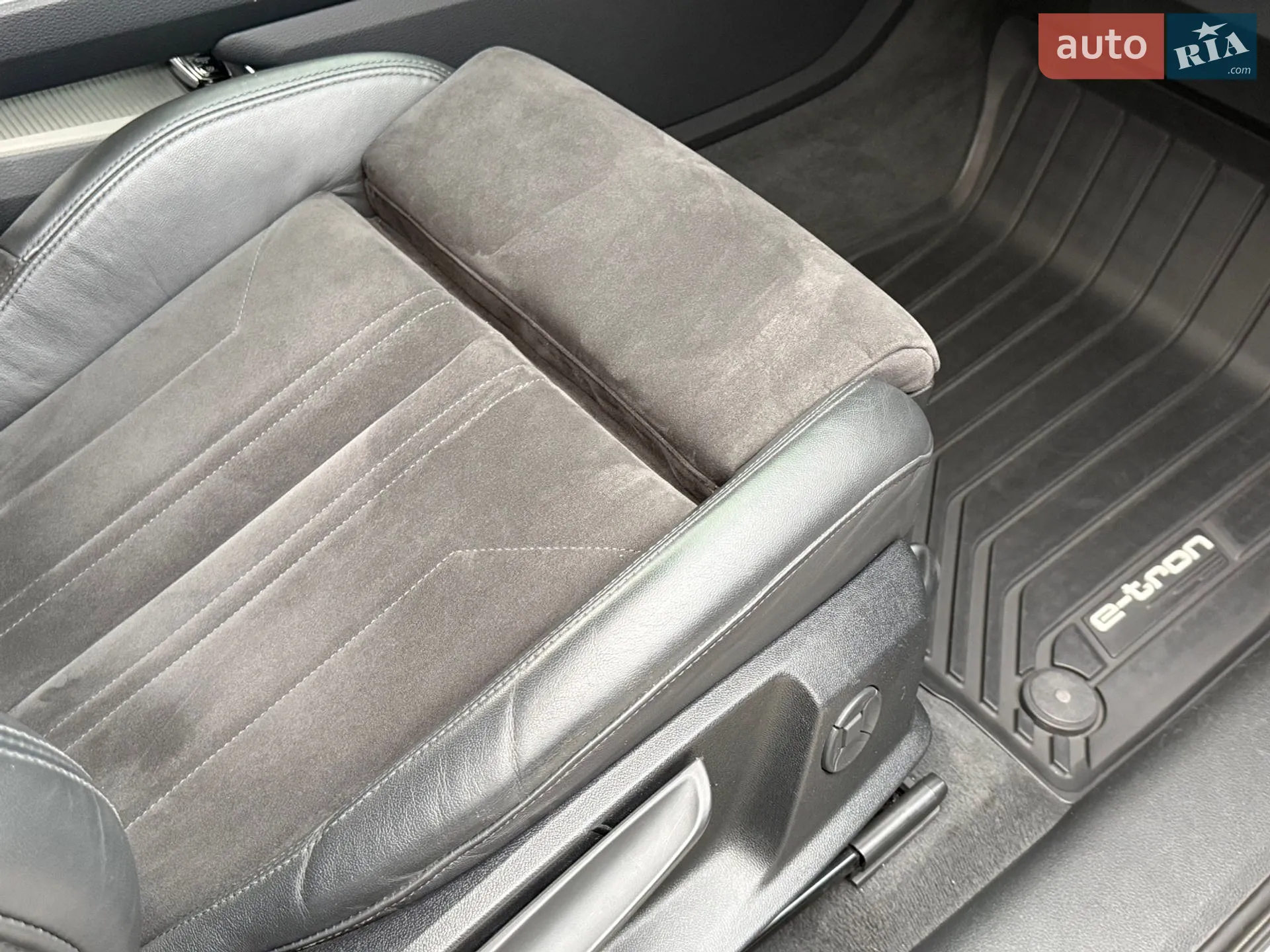 2019 Audi e-tron - мініатюра 72