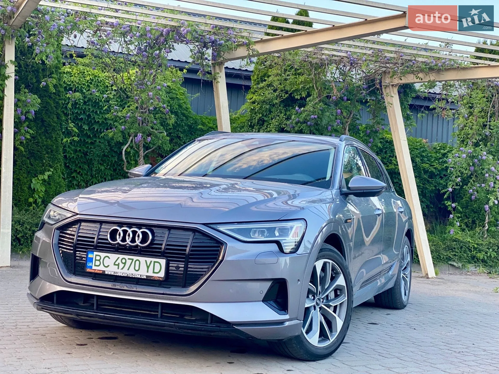 2020 Audi e-tron - мініатюра 2