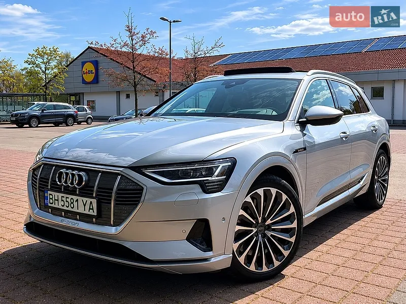 Audi e-tron 2019
