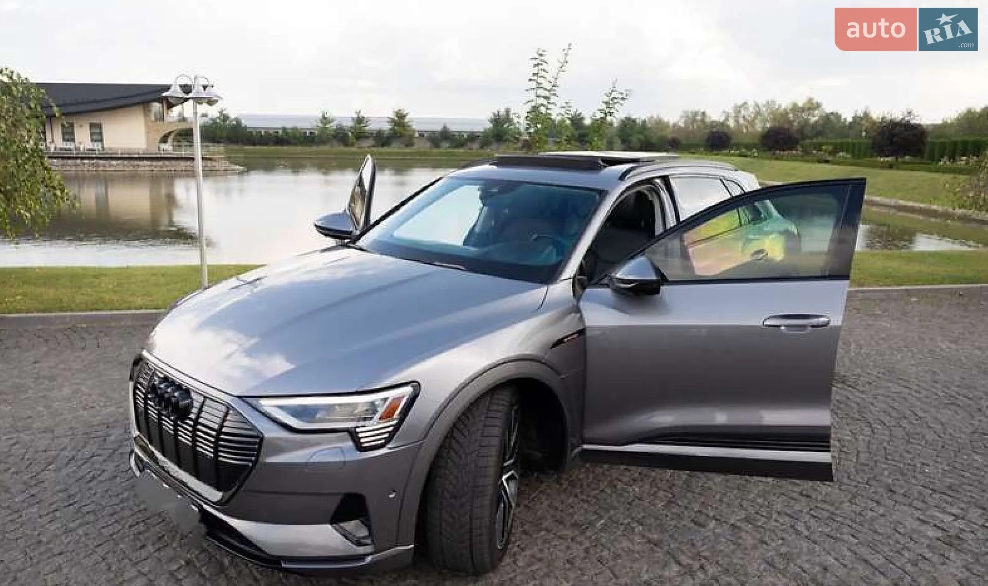 2020 Audi e-tron - мініатюра 5