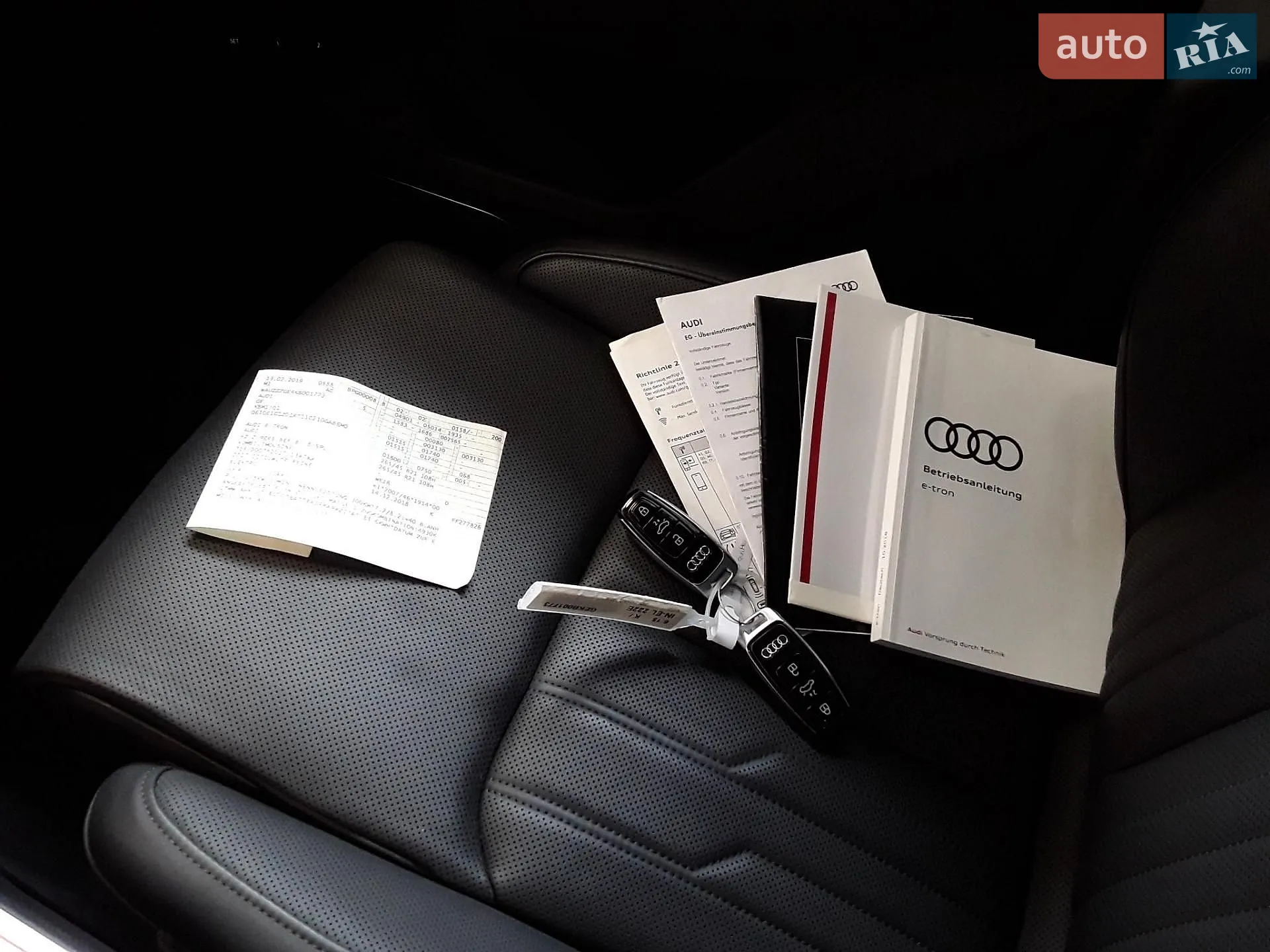 2019 Audi e-tron - мініатюра 2