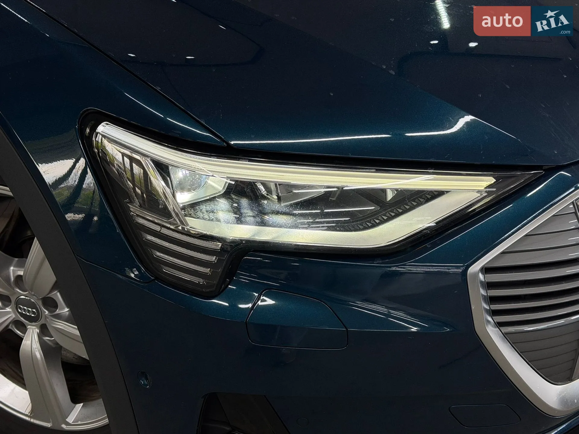 2020 Audi e-tron - мініатюра 2
