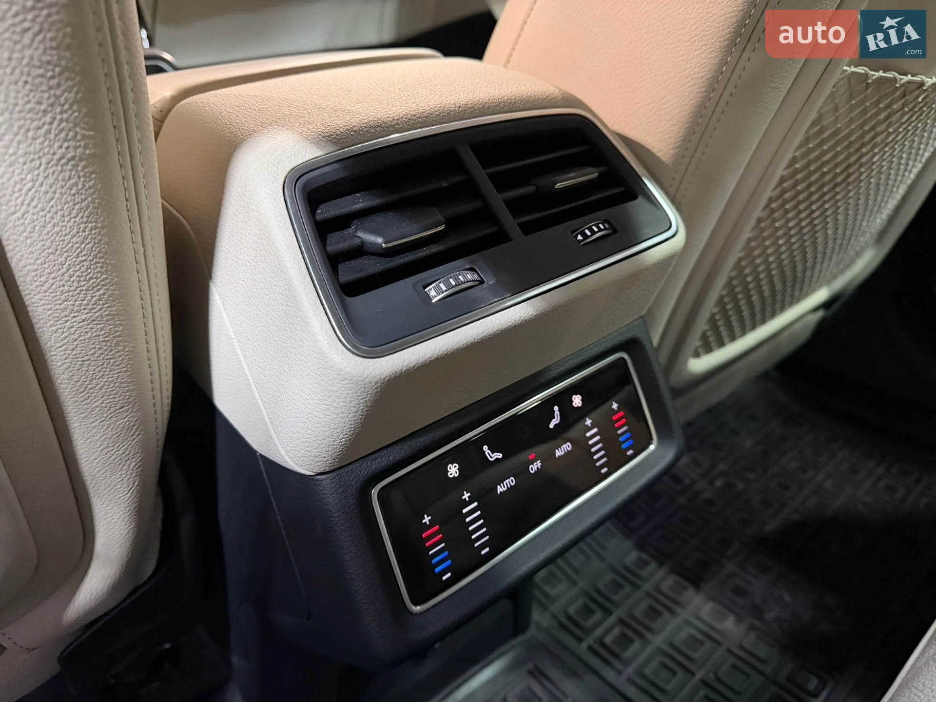 2020 Audi e-tron - мініатюра 25