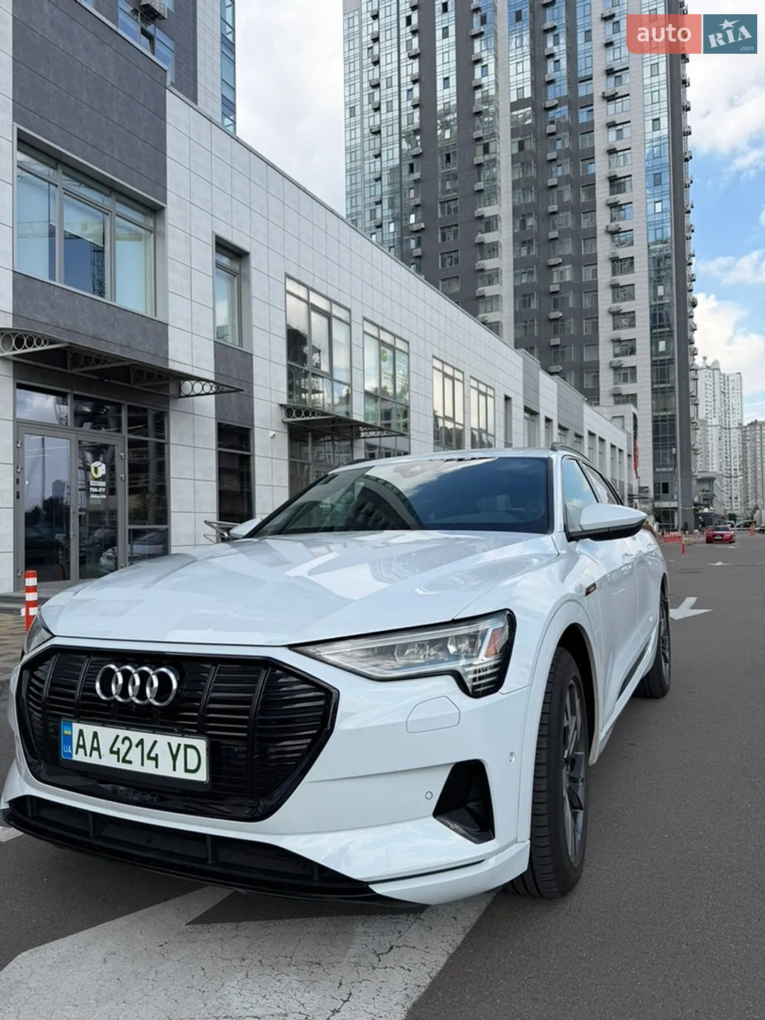 2021 Audi e-tron - мініатюра 3
