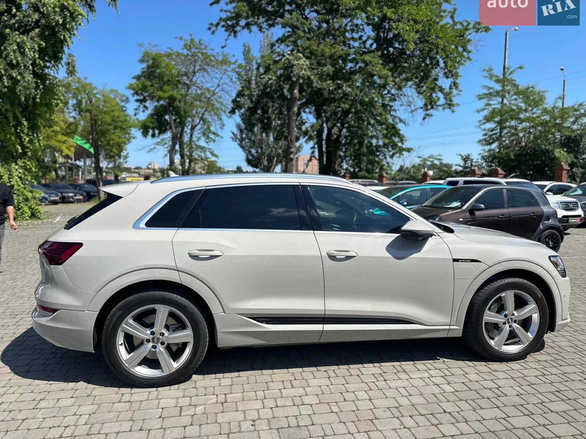 2019 Audi e-tron - мініатюра 9