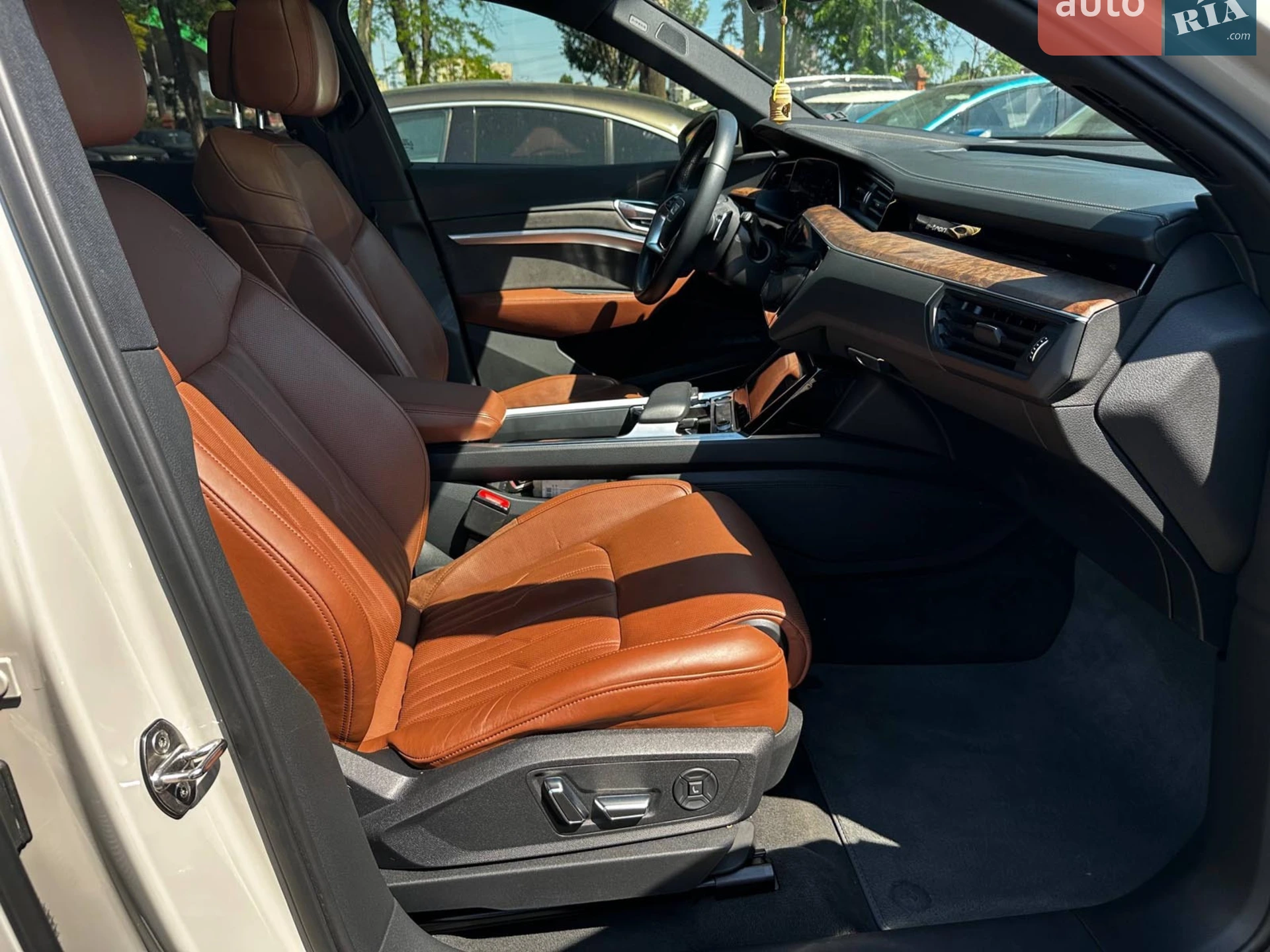 2019 Audi e-tron - мініатюра 39
