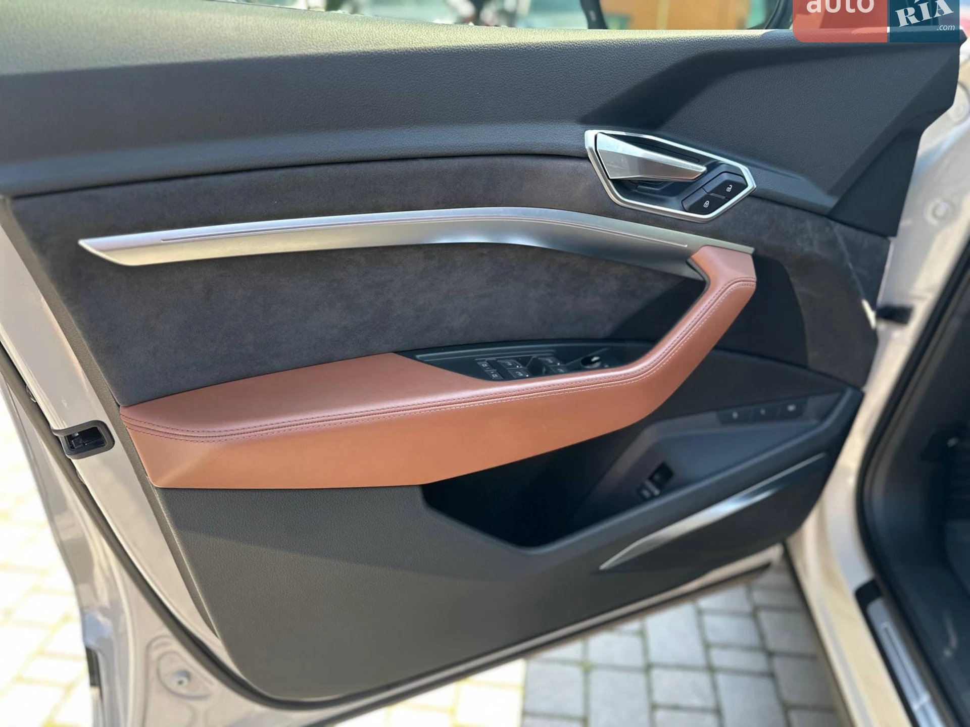 2019 Audi e-tron - мініатюра 8