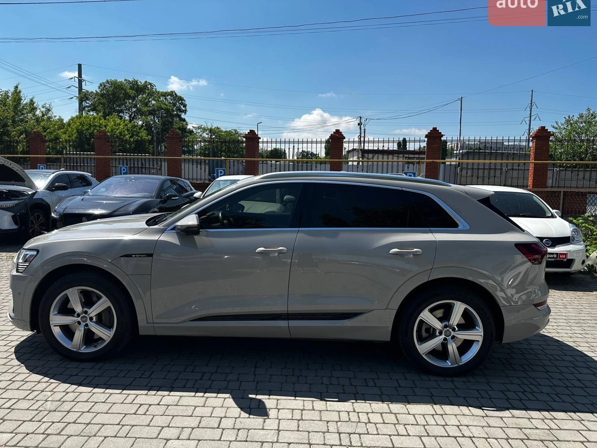 2019 Audi e-tron - мініатюра 13