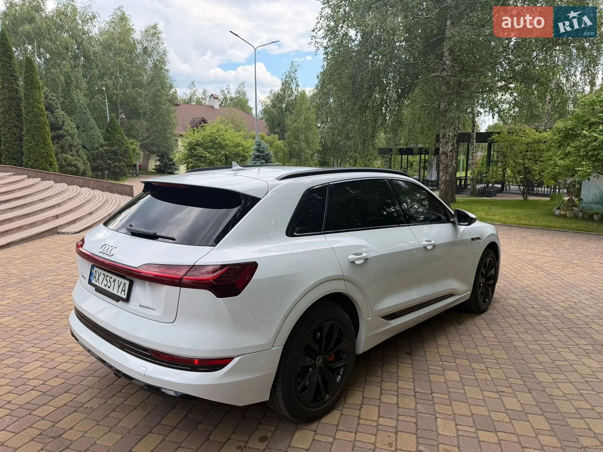 2021 Audi e-tron - мініатюра 11