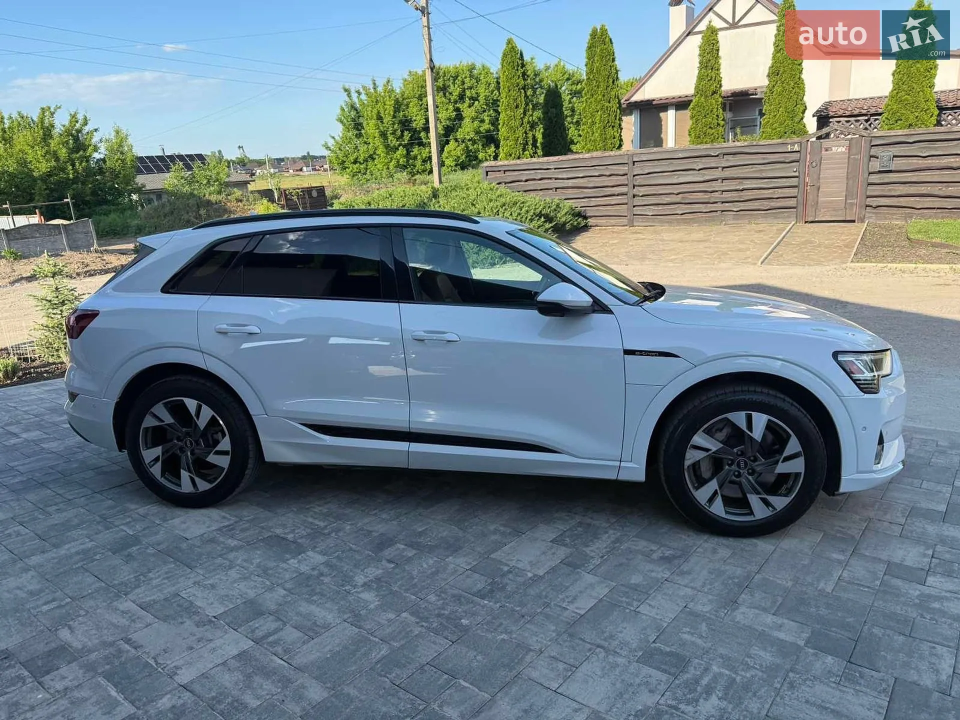 2020 Audi e-tron - мініатюра 5