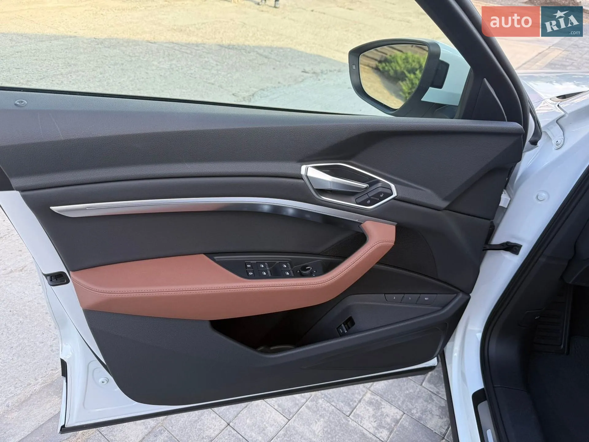 2020 Audi e-tron - мініатюра 11