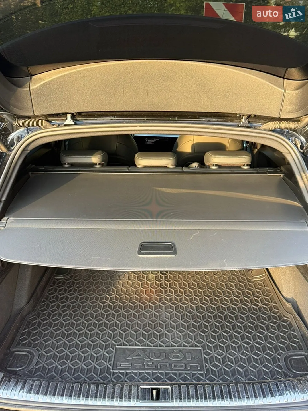 2019 Audi e-tron - мініатюра 10