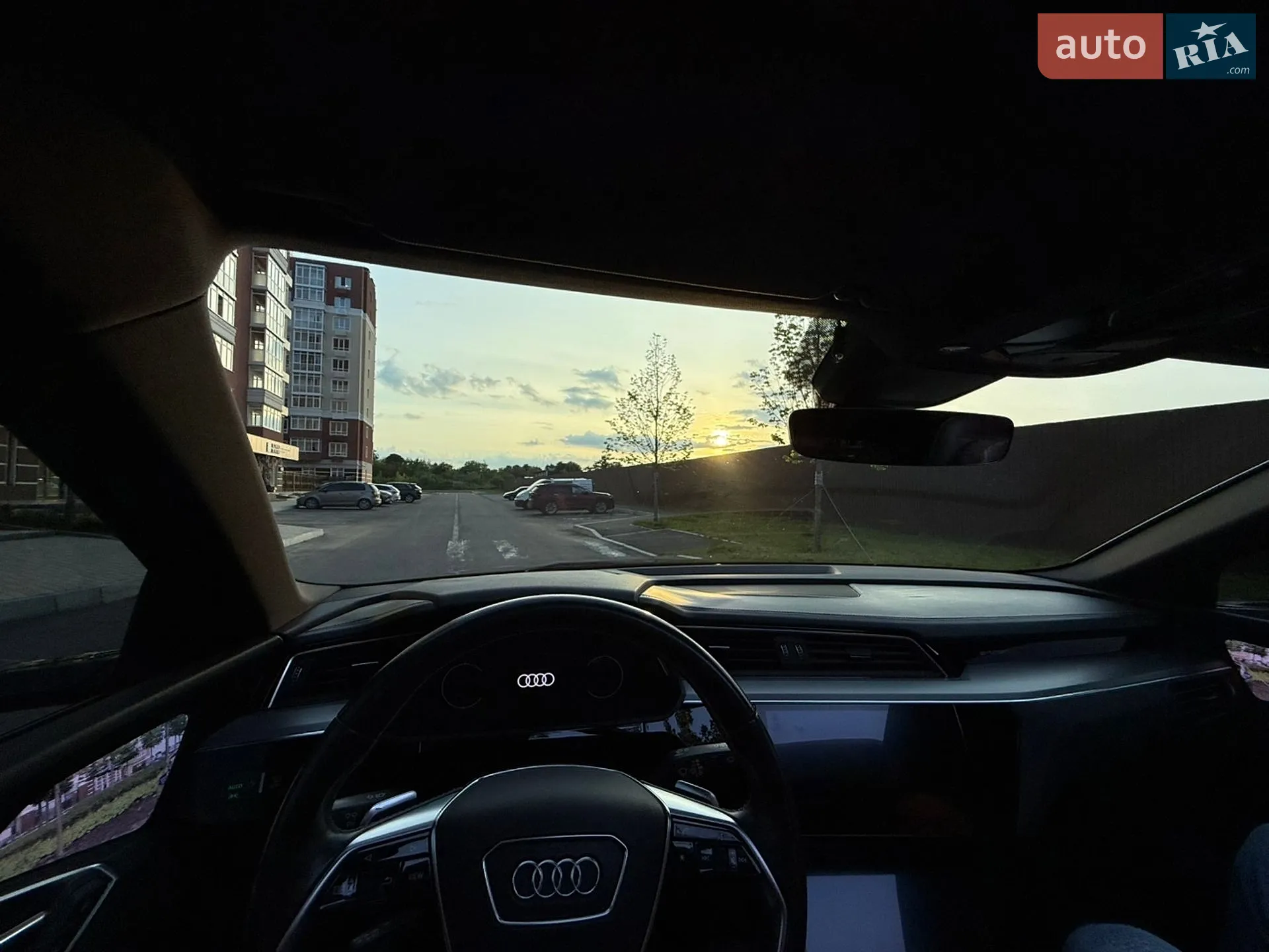 2019 Audi e-tron - мініатюра 21