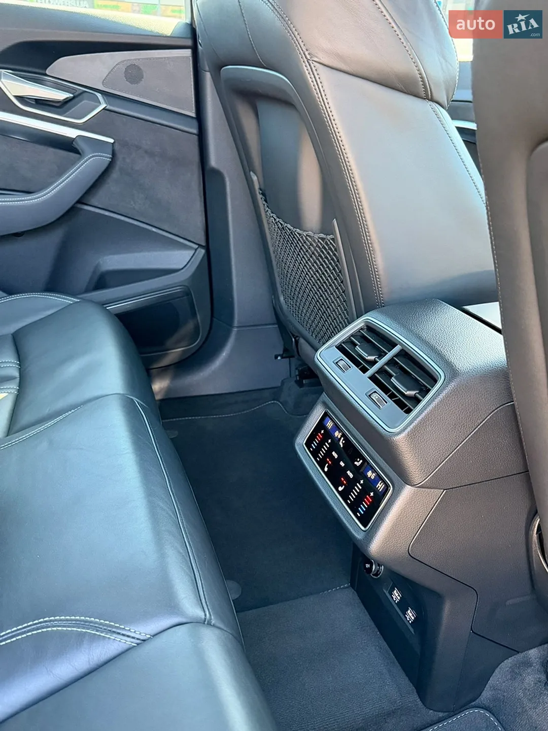 2019 Audi e-tron - мініатюра 21