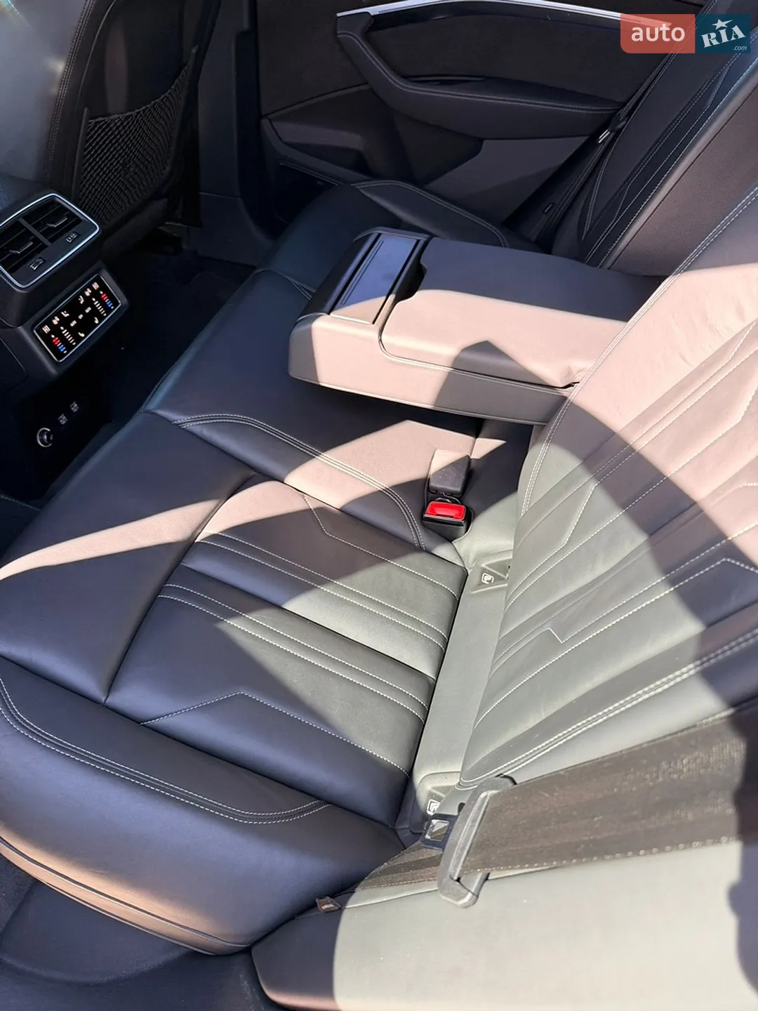 2019 Audi e-tron - мініатюра 27