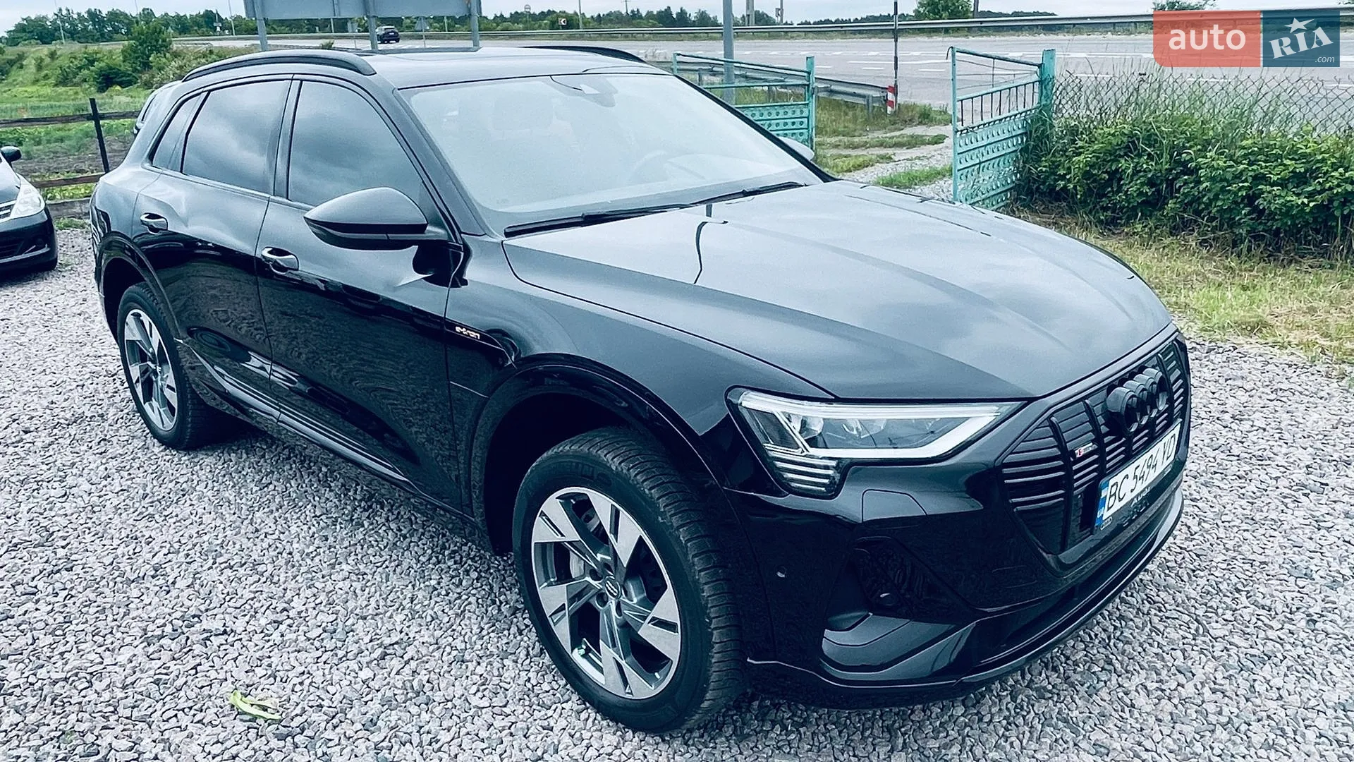 2019 Audi e-tron - мініатюра 2