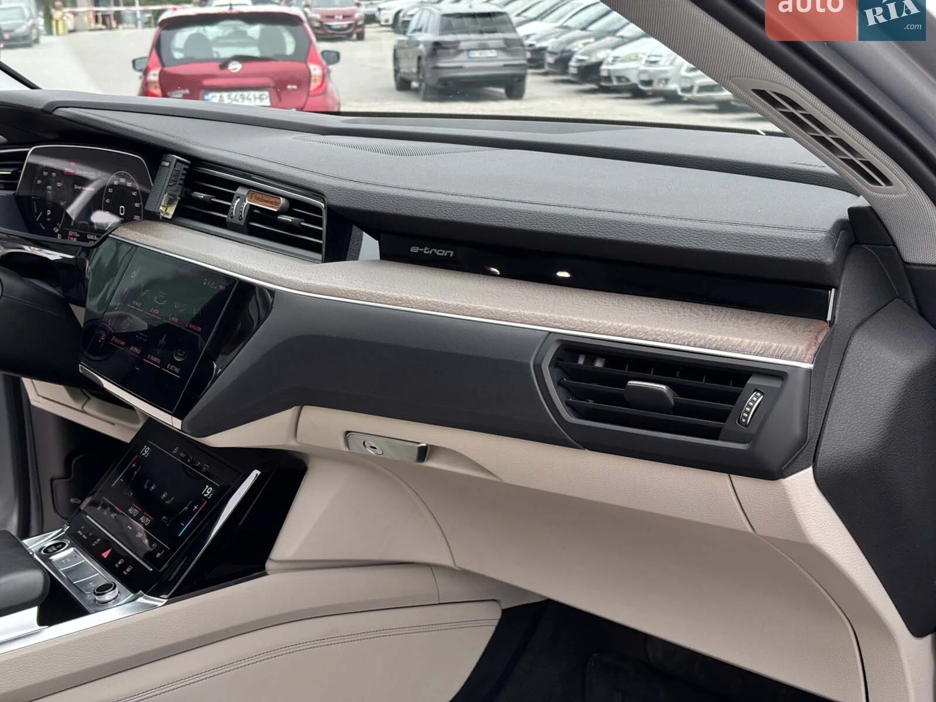 2021 Audi e-tron - мініатюра 46